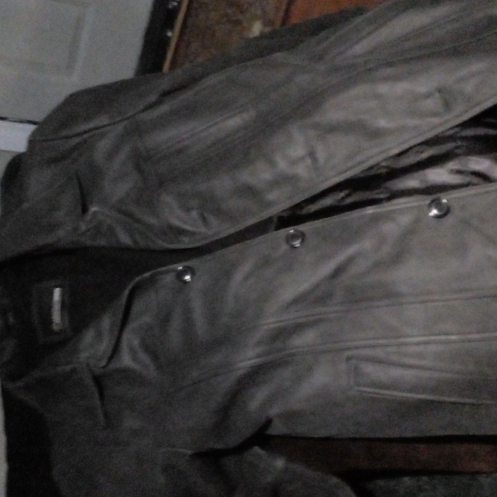 leather jacket - Picture 5 of 5